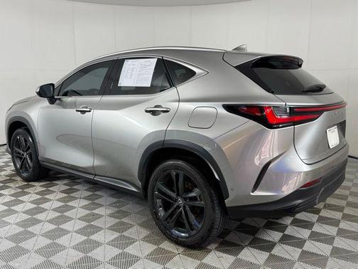 2025 Lexus NX 450h+ Luxury