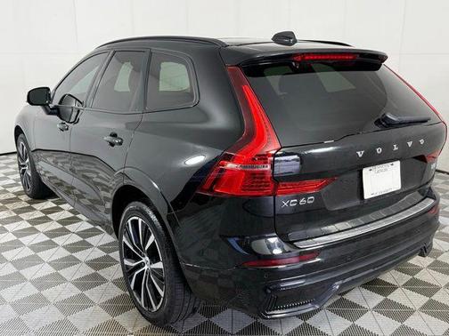 2024 Volvo XC60 B5 Plus Dark Theme