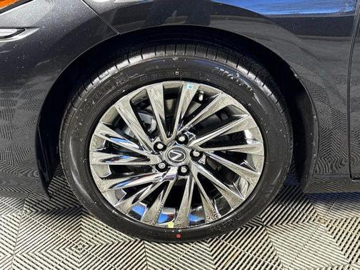 2025 Lexus ES 350 Ultra Luxury