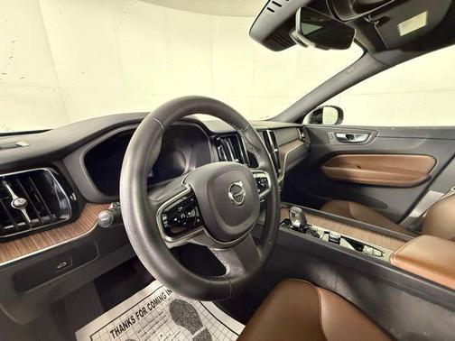 2023 Volvo XC60 Plus Dark Theme