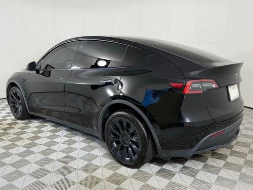 2022 Tesla Model Y Long Range Dual Motor All-Wheel Drive