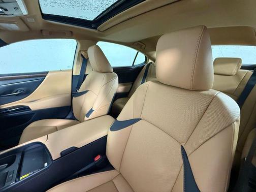 2025 Lexus ES 350 Base