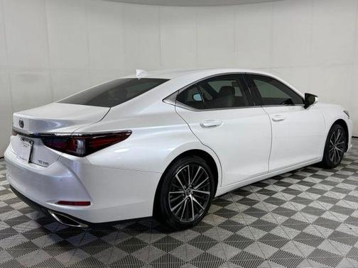 White Pearl 2024 Lexus ES 350 Base