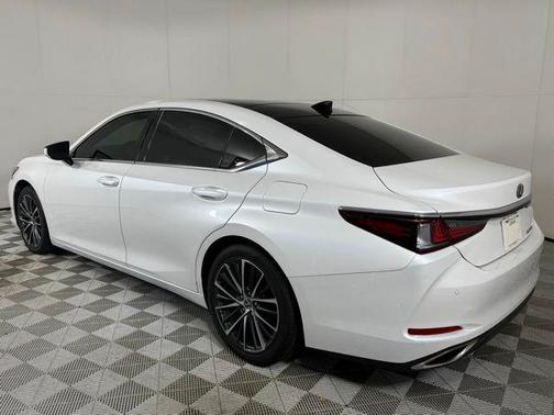 2022 Lexus ES 350 Base