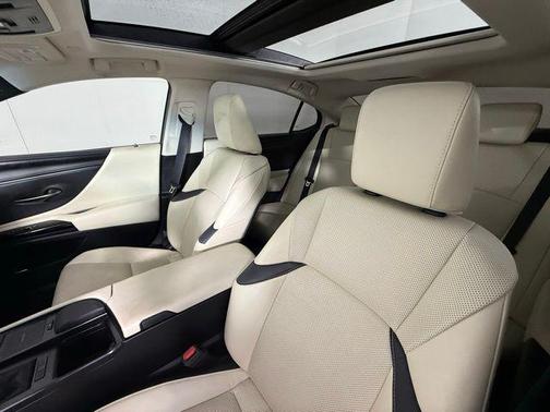 2022 Lexus ES 350 Base
