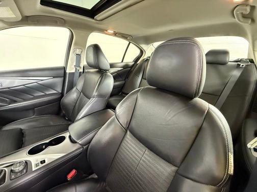 2015 INFINITI Q50 Hybrid Sport