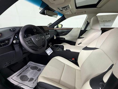 2025 Lexus ES 300h Base