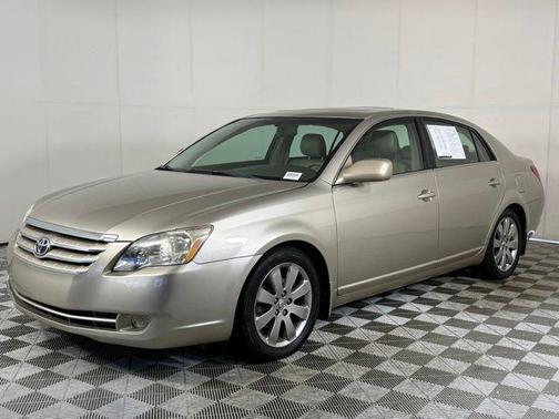 Desert Sand Mica 2005 Toyota Avalon XLS