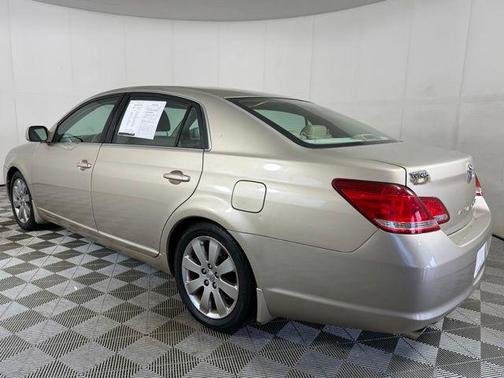 Desert Sand Mica 2005 Toyota Avalon XLS