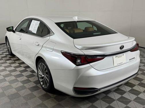 2023 Lexus ES 300h Luxury