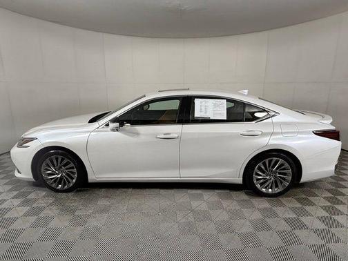 2023 Lexus ES 300h Luxury