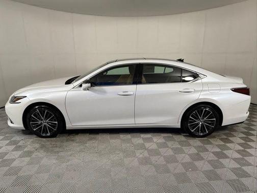 2025 Lexus ES 350 Base