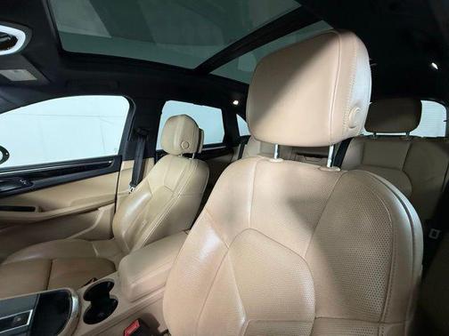 Black 2024 Porsche Macan Macan