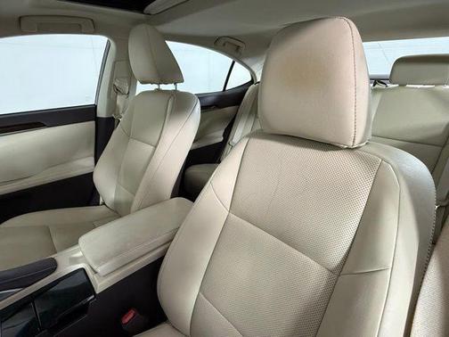 2017 Lexus ES 350 Base