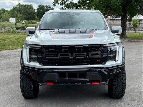 Avalanche Gray 2026 Ford F-150 Raptor R