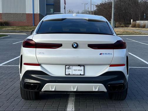 2025 BMW X6 M60i