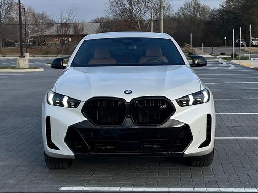 2025 BMW X6 M60i