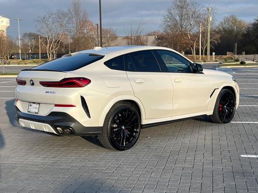 2025 BMW X6 M60i