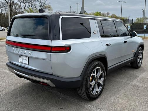 2024 Rivian R1S Adventure Quad Motor Large Pack