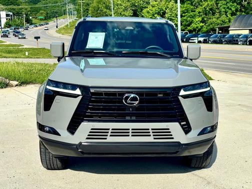 Incognito 2025 Lexus GX 550 Luxury+ w/ COLD AREA PKG, HUD, TRAFFIC JAM ASSIST, HEATED 2ND ROW CAPTAINS