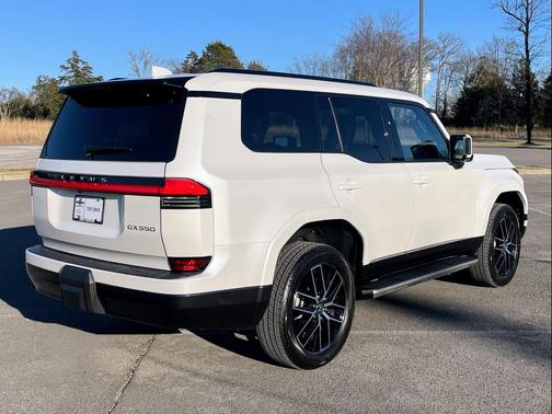 2024 Lexus GX 550 Premium+ w/ COLD AREA PKG, HUD, TRAFFIC JAM ASSIST, HEATED 2ND ROW CAPTAINS