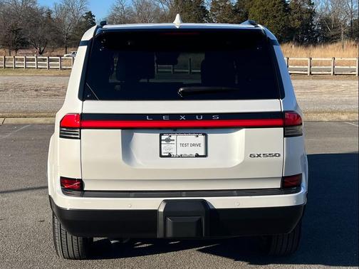 2024 Lexus GX 550 Premium+ w/ COLD AREA PKG, HUD, TRAFFIC JAM ASSIST, HEATED 2ND ROW CAPTAINS