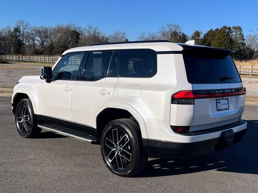 2024 Lexus GX 550 Premium+ w/ COLD AREA PKG, HUD, TRAFFIC JAM ASSIST, HEATED 2ND ROW CAPTAINS