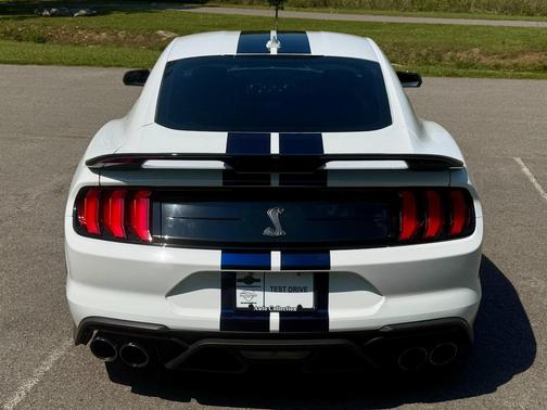 2021 Ford Shelby GT500 Base