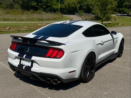 2021 Ford Shelby GT500 Base