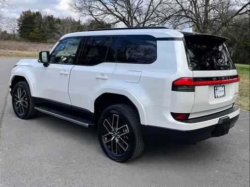 2025 Lexus GX 550 Premium+ w/ HUD, COLD AREA PKG, HEATED 2ND ROW CAPTAINS CHAIRS