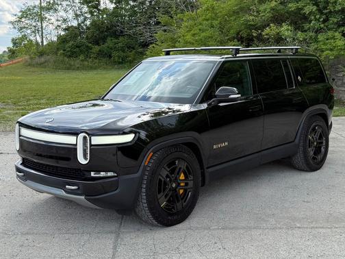 Midnight 2023 Rivian R1S Adventure