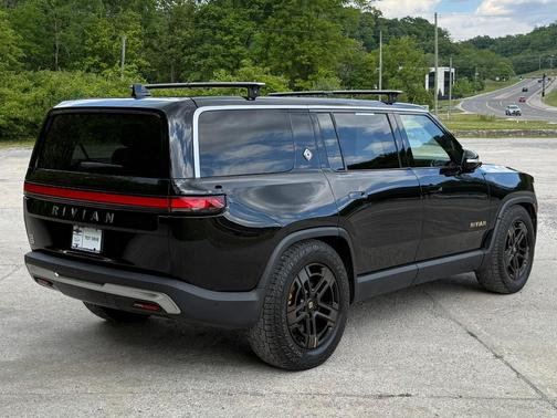 Midnight 2023 Rivian R1S Adventure