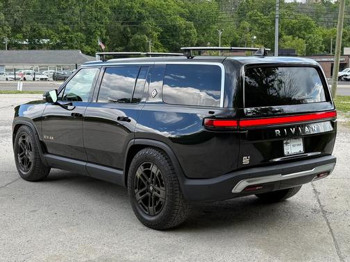 Midnight 2023 Rivian R1S Adventure