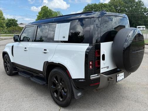 2023 Land Rover Defender 110 X-Dynamic SE