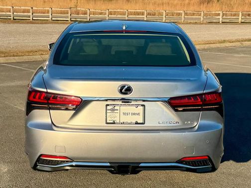2023 Lexus LS 500h Base