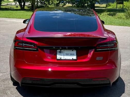 2024 Tesla Model S Plaid