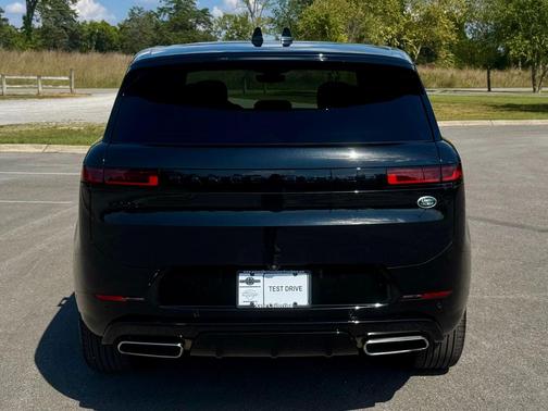 2023 Land Rover Range Rover Sport SE