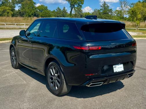 2023 Land Rover Range Rover Sport SE