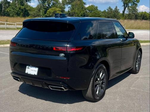 2023 Land Rover Range Rover Sport SE