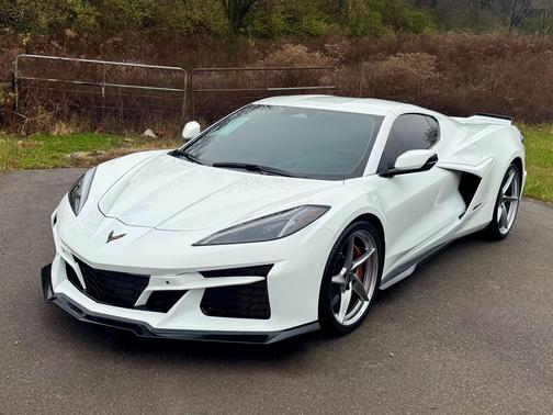 2025 Chevrolet Corvette E-Ray RWD Coupe 3LZ