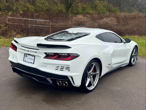 2025 Chevrolet Corvette E-Ray RWD Coupe 3LZ