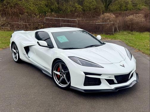 2025 Chevrolet Corvette E-Ray RWD Coupe 3LZ