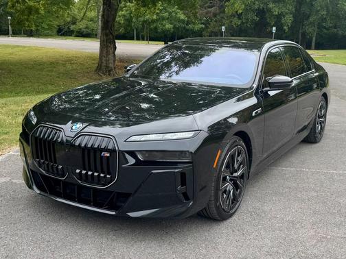 2024 BMW i7 M70