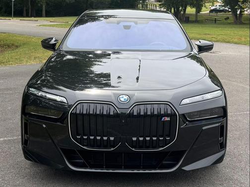 2024 BMW i7 M70