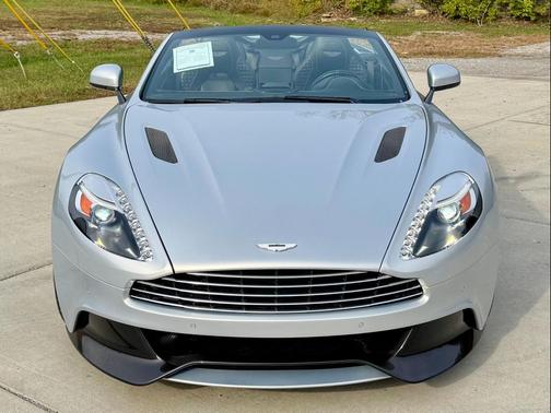 2016 Aston Martin Vanquish Volante