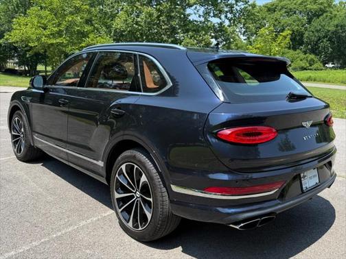 2022 Bentley Bentayga V8