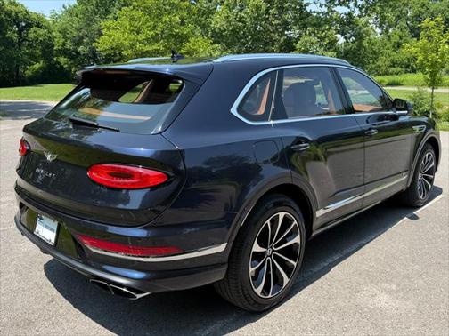 2022 Bentley Bentayga V8
