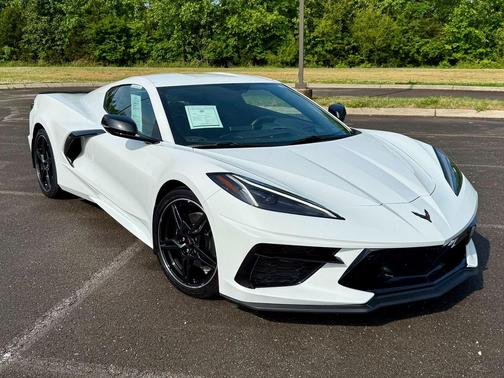 Arctic White 2022 Chevrolet Corvette Stingray w/2LT