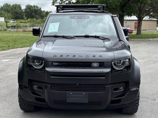 Santorini Black Metallic 2024 Land Rover Defender 90 P400 X-Dynamic SE