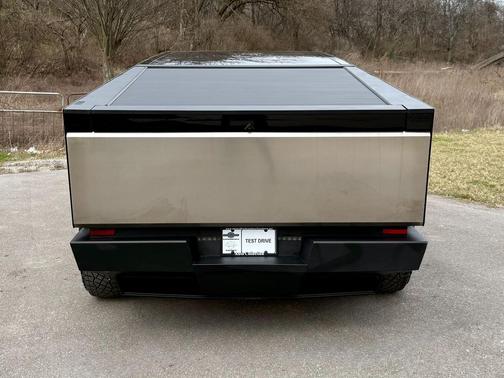 2024 Tesla Cybertruck Cyberbeast